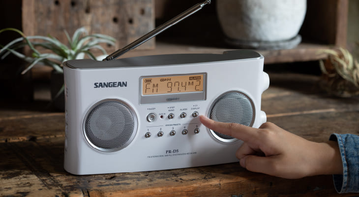 Sangean PR-D5 AM / FM-Stereo Digital Tuning Radio
